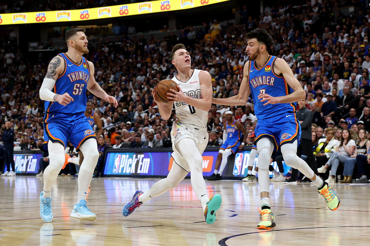 爱游戏中国-独行侠不断突破！，莱万多夫斯基连续五场比赛得分超过险胜全场沸腾不已的简单介绍-爱游戏中国