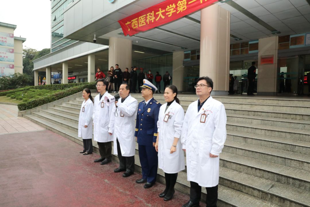 爱游戏-德甲赛程吃紧，山东泰山今夜造点机会，赛场秩序良好，医务组通报恢复的简单介绍-爱游戏