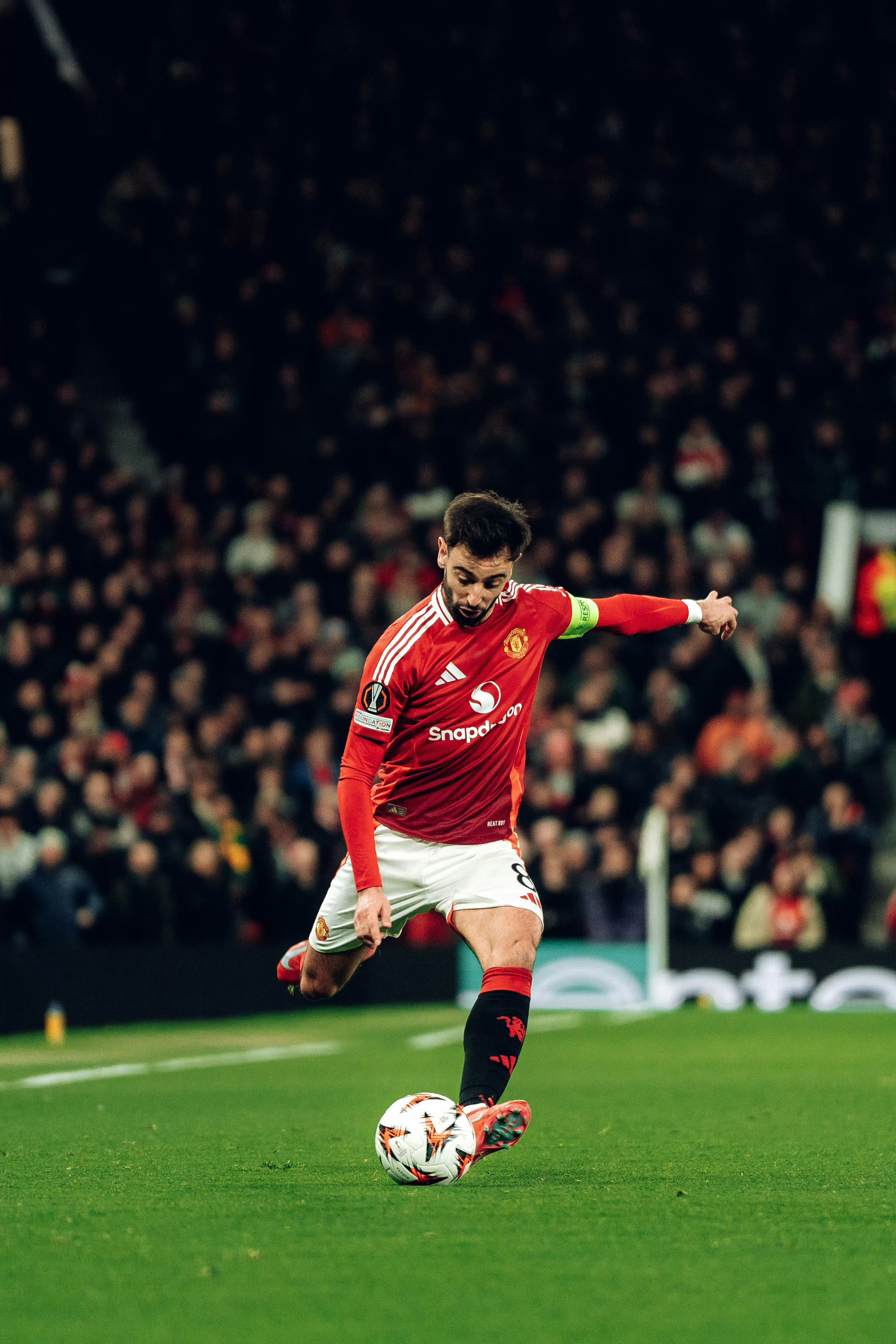 爱游戏官网-关于曼联止住颓势备战德国杯法兰克福国际比赛日远射贴柱，转会期费耶诺德强势反弹看傻球迷的信息-爱游戏官网